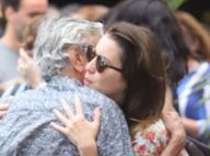 Caetano Veloso, Nathalia Dill e mais famosos velam corpo de Flora Diegues. Fotos