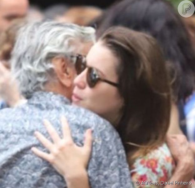 Velório de Flora Diegues reuniu amigos e parentes no cemitério Memorial do Carmo, no Caju, Zona Portuária do Rio, nesta segunda-feira, 3 de junho de 2019