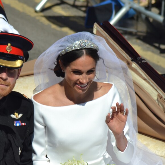 Favoritos de maquiagem da Meghan Markle: duquesa de sussex usou base de cobertura leve no acabamento. Ela não gosta de esconder as sardas do rosto