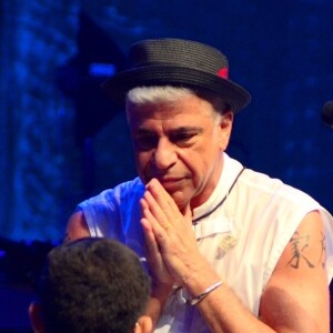 Clebson Teixeira pediu Lulu Santos em casamento em show do cantor