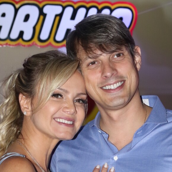 Eliana é noiva do produtor Adriano Ricco, com quem se relaciona desde 2015