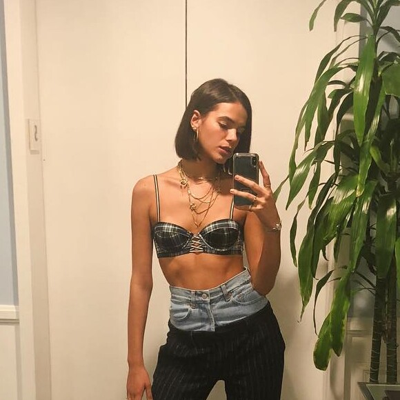 Bruna Marquezine diz ser uma pessoa fechada ao primeiro contato: 'Não me abro com facilidade. Mas sou extrovertida, e no momento em que me sentir confortável e se eu me sentir segura sou bastante brincalhona, gosto de falar, gosto de conversar'