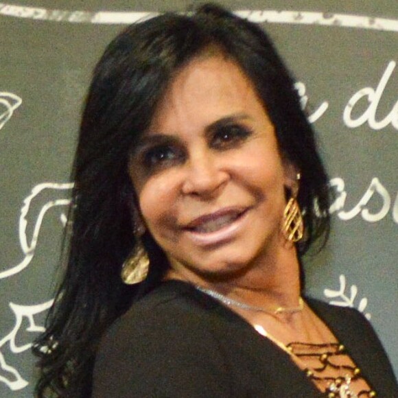 Gretchen contou que passou por uma nova cirurgia estética na barriga nesta segunda-feira, 17 de junho de 2019