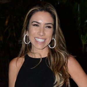 Patricia Abravanel filmou a filha, Jane, sendo paparicada pela avó Iris Abravanel: 'Abraço gostoso'