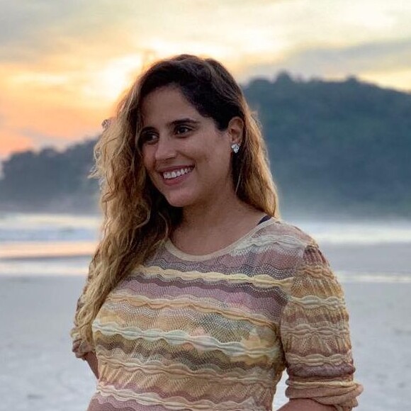 Grávida do primeiro filho, Camilla Camargo se preocupa com temas como valorização dos professores: 'Agora, como mãe, olho tudo isso com mais intensidade porque já me sinto responsável por alguém que é ainda é indefeso'