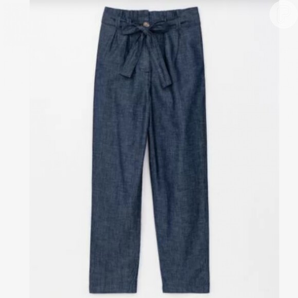 Na Renner, a calça jeans clochard sai por R$139,90.