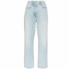 A calça jeans reta da SLVRLAKE pode ser encontrada na Farfetch, por R$2.011 .