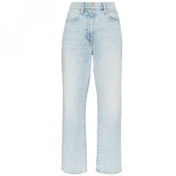 A calça jeans reta da SLVRLAKE pode ser encontrada na Farfetch, por R$2.011 .
