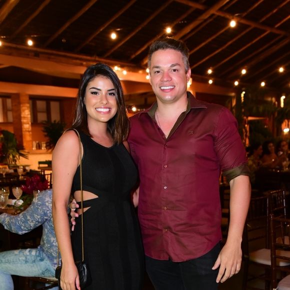 O casal Munik Nunes e Anderson Felício prestigia o pré-São João da Thay, no Maranhão, na noite desta terça-feira, 18 de junho de 2019