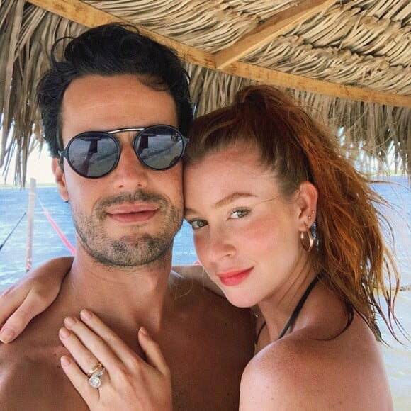 Marina Ruy Barbosa e o marido visitaram Morro Branco e Fortim no Ceará