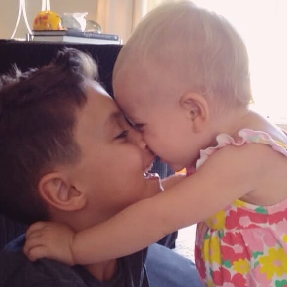 Filhos de Eliana, Arthur e Manuela arrancaram elogios em foto com a mãe. 'Manu é a sua cópia', opinou internauta