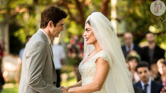 O dia do casamento de Régis (Reynaldo Gianecchini) e Maria da Paz (Juliana Paes) vai chegar na novela 'A Dona do Pedaço'.