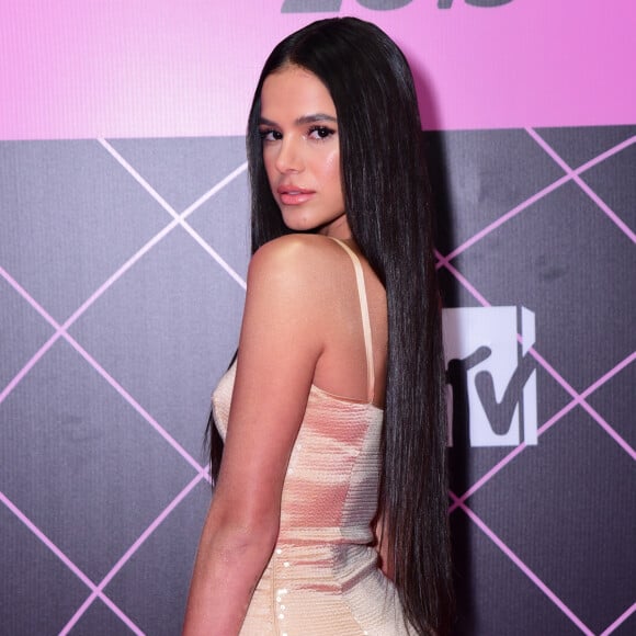 Bruna Marquezine foi premiada como 'Ícone do Ano' no MTV MIAW 2019