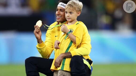 No lugar da garra d'água, Davi Lucca, filho de Neymar, usou um pote de Nutella