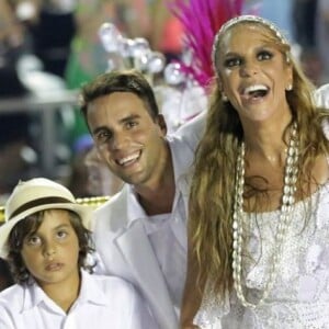 Ivete Sangalo compartilhou vídeo do marido e do filho surfando juntos em praia do Rio de Janeiro