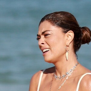 Juliana Paes é fotografada em dia de folga das gravações de 'A dona do pedaço'