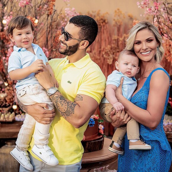 Gusttavo Lima e Andressa Suita exibem carinho em vídeo neste domingo, dia 14 de julho de 2019