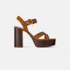 Sandália meia pata, bem chique com sola de madeira, da Zara, de R$ 259 por R$ 59
