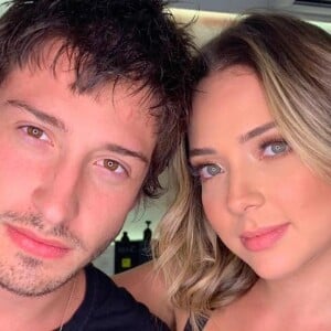 Marido de Carol Dantas, Vinícius Martinez mostra detalhes de sua nova casa com a influencer: 'Spoiler'