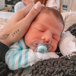Davi, filho de Gabi Brandt e Saulo Poncio, está com 15 dias de vida