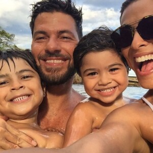 Juliana Paes compartilhou registro do nascimento do filho caçula, Antonio: 'Repare que o moleque nasceu com 4 quilos'