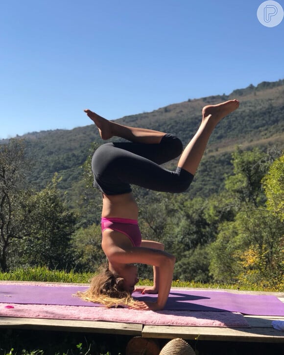 Sasha Meneghel é adepta do yoga, assim como outras famosas como Isis Valverde e Grazi Massafera