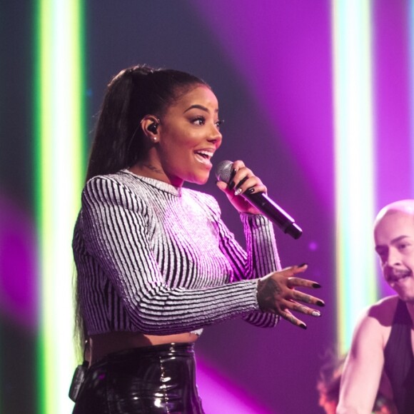 Ludmilla se apresentou com Anitta no 'Caldeirão'