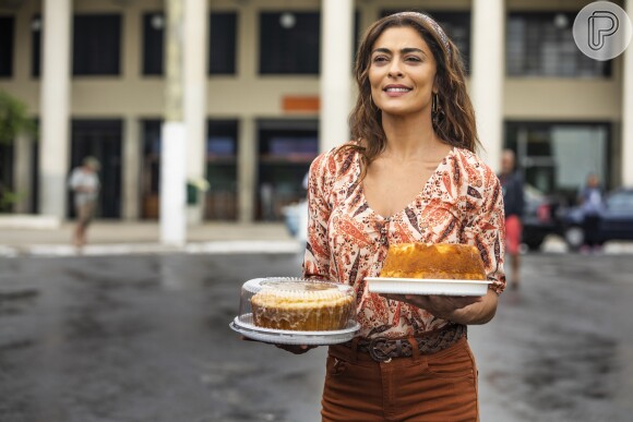 Nos próximos capítulos da novela 'A Dona do Pedaço', Maria da Paz (Juliana Paes) volta a vender bolos na rua após golpe de Josiane (Agatha Moreira)