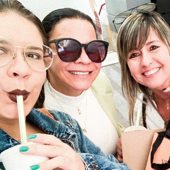 Marilia Mendonça foi às compras com a mãe e a sogra nesta segunda-feira, 5 de agosto de 2019