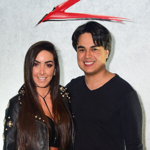 Filho de Zezé Di Camargo, Igor Camargo, teve a companhia da namorada, Amabylle Eiroa, pré-estreia da peça 'Zorro - Nasce uma Lenda'