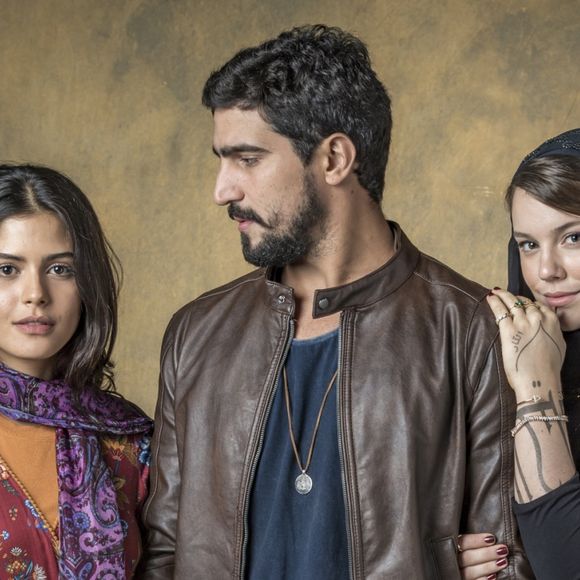 Na novela 'Órfãos da Terra', Dalila (Alice Wegmann) é desmascarada por Laila (Julia Dalavia).