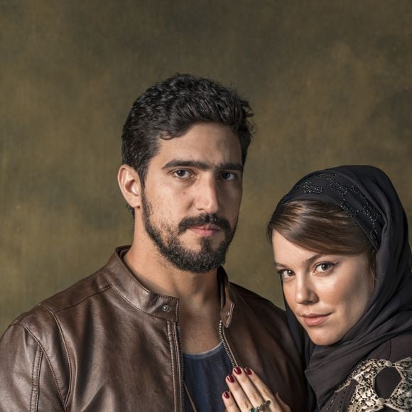 Na novela 'Órfãos da Terra', Jamil (Renato Góes) desconfia do resultado do exame de DNA feito por Dalila (Alice Wegmann).