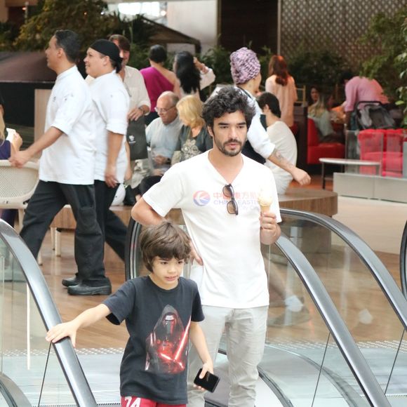 Caio Blat aproveita o Dia dos Pais com o filho neste domingo, dia 11 de agosto de 2019