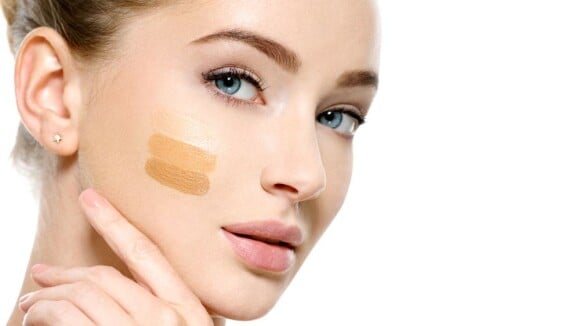 Dica de maquiagem: contorno com base em um ou dois tons acima da cor da sua pele é uma boa escolha, indica especialista