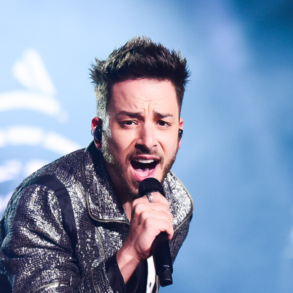 Júnior Lima canta hits de carreira ao lado da irmã, Sandy