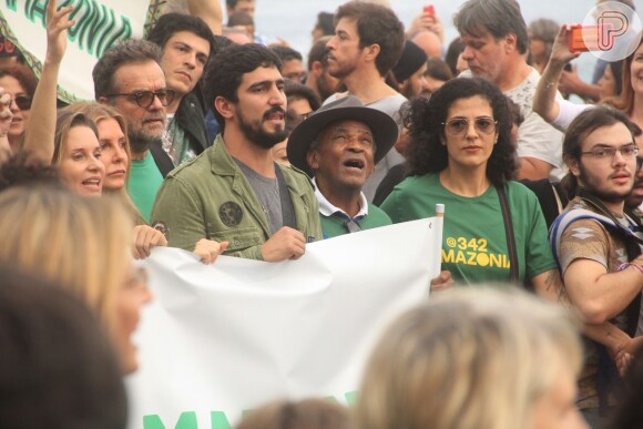 Renato Góes participa de manifestação contra incêndios na Amazônia, no Rio de Janeiro