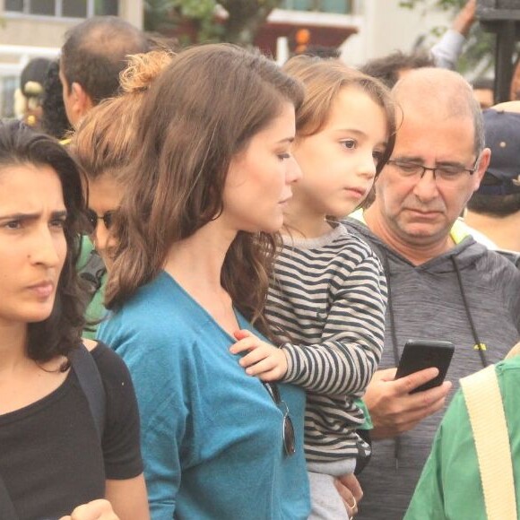 Alinne Moraes leva o filho, Pedro, a protesto pela Amazônia, em 25 de agosto de 2019