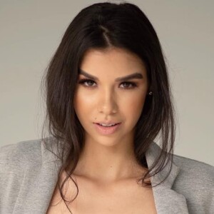 Luara Suíta, irmã de Andressa Suíta, bomba na internet por falar de alta moda e já ganhou até fã clube