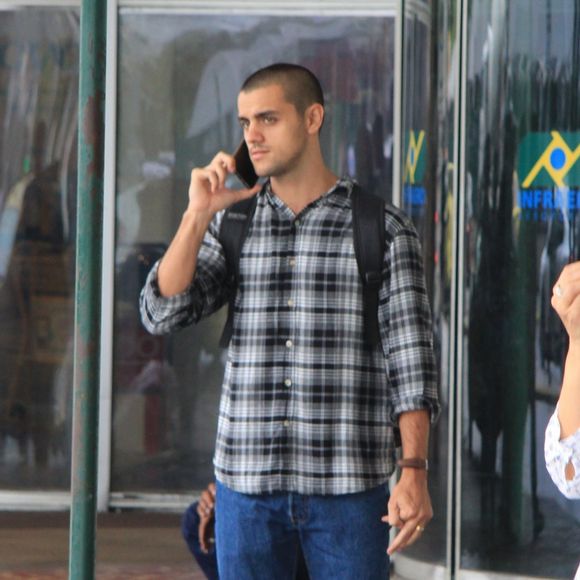 Felipe Simas contou que vai ser pai pela terceira vez
