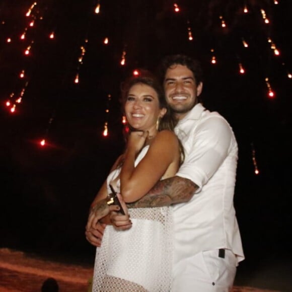 Alexandre Pato assumiu namoro com Rebeca Abravanel em dezembro de 2018