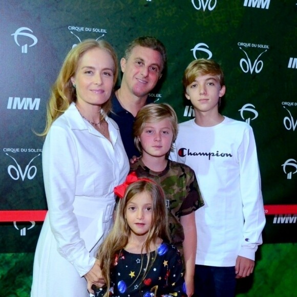 Luciano Huck fez aniversário e ganhou bilhete da filha, Eva, de 6 anos