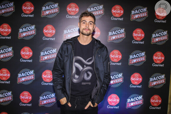 Rafal Vitti se reúne com time famosos no lançamento de nova linha de bacon da marca Seara