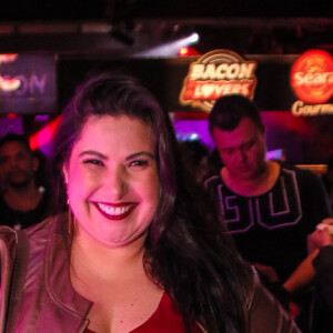 Mariana Xavier se reúne com time famosos no lançamento de nova linha de bacon da marca Seara