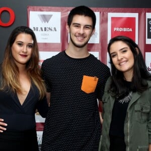 Fátima Bernardes é mãe dos trigêmeos Beatriz, Vinícius e Laura, de 21 anos