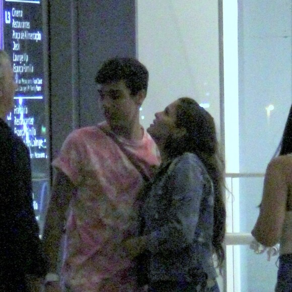 Luana Marquezine está namorando o estudante Lucas Amorim