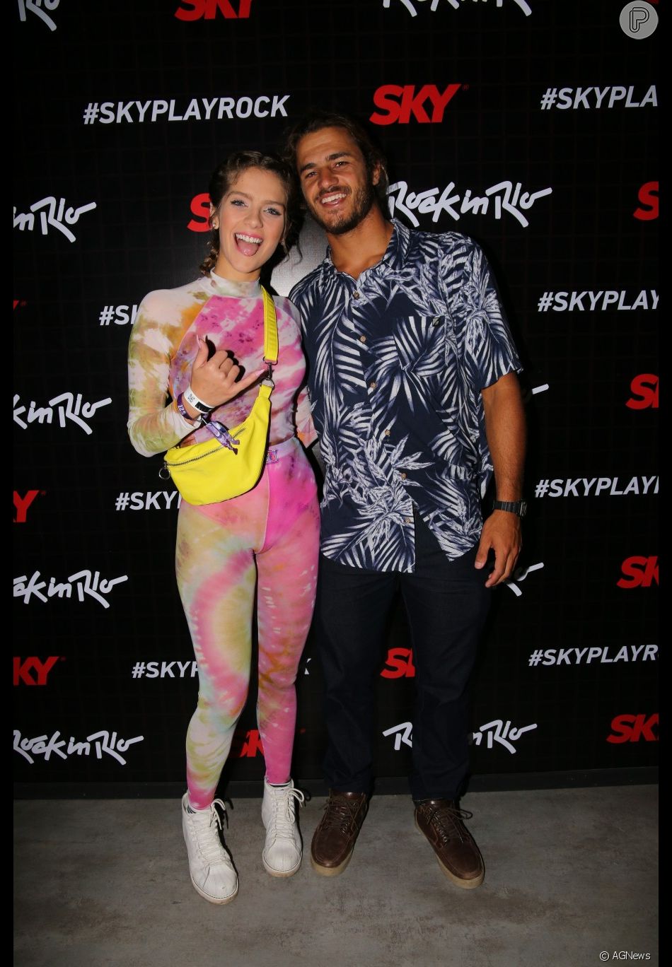 Isabella Santoni e o namorado, Caio Vaz, marcaram presença no primeiro dia de Rock in Rio 2019