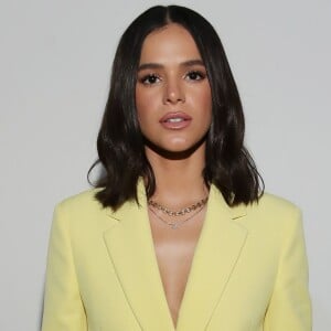 Bruna Marquezine comemora volta para casa após Semana de Moda de Milão e Paris, em 29 de setembro de 2019