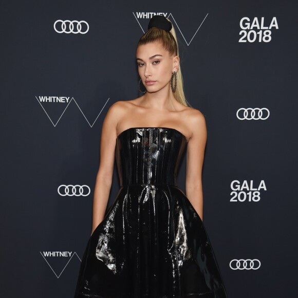 Mulher de Justin Bieber, Hailey Baldwin vestido curto em jantar de 2º casamento nesta segunda-feira, dia 30 de setembro de 2019