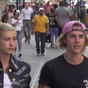 Mulher de Justin Bieber, Hailey Baldwin usa jaqueta personalizada com strass em 2º casamento nesta segunda-feira, dia 30 de setembro de 2019