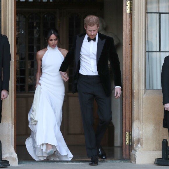 Mulher de Justin Bieber, Hailey Baldwin tem vestido de noiva comparado com Meghan Markle em 2º casamento nesta segunda-feira, dia 30 de setembro de 2019